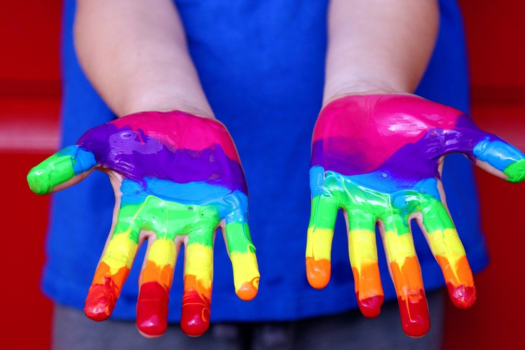 Pridemonth. Consulenza agevolata per le persone LGBTQIA